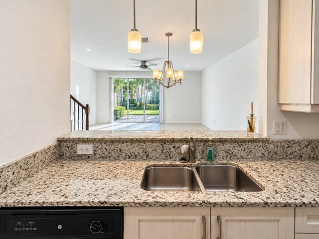 5984 MONTERRA CLUB Drive NW, Lake Worth FL 33463 - Lake Worth, FL - Photo 3