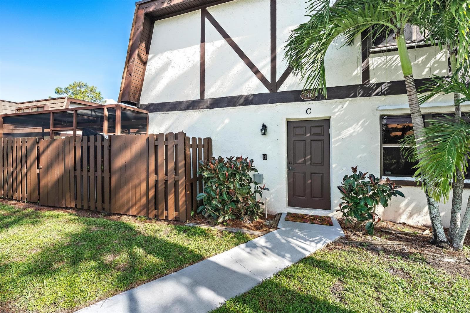148 WEYBRIDGE Circle # C, Royal Palm Beach FL 33411 - Royal Palm Beach, FL - Photo 1