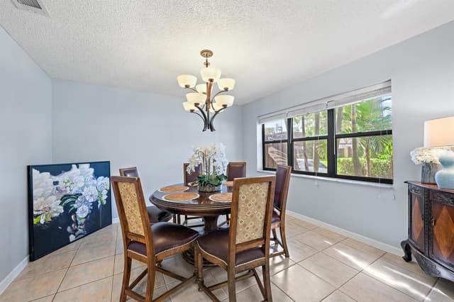 148 WEYBRIDGE Circle # C, Royal Palm Beach FL 33411 - Royal Palm Beach, FL - Photo 4