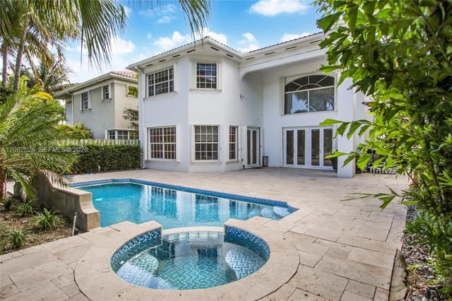 19443 40th Ct, Sunny Isles Beach FL 33160 - Sunny Isles Beach, FL - Photo 4