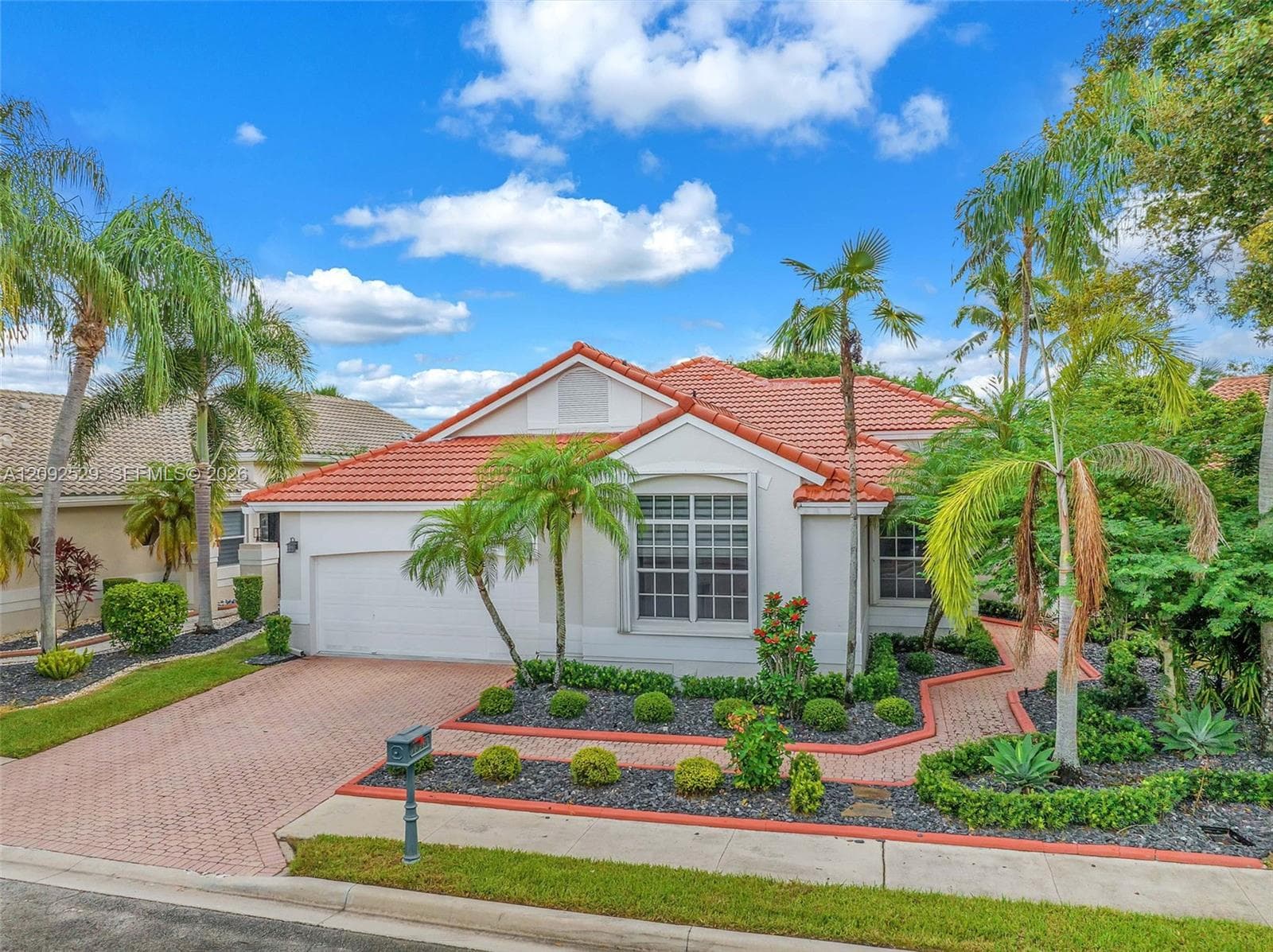 1545 W Lacosta Dr W, Pembroke Pines FL 33027 - Pembroke Pines, FL - Photo 1