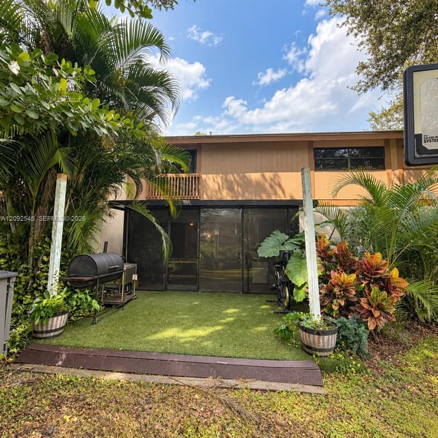 4678 NW 30th St, Coconut Creek FL 33063 - Coconut Creek, FL - Photo 7