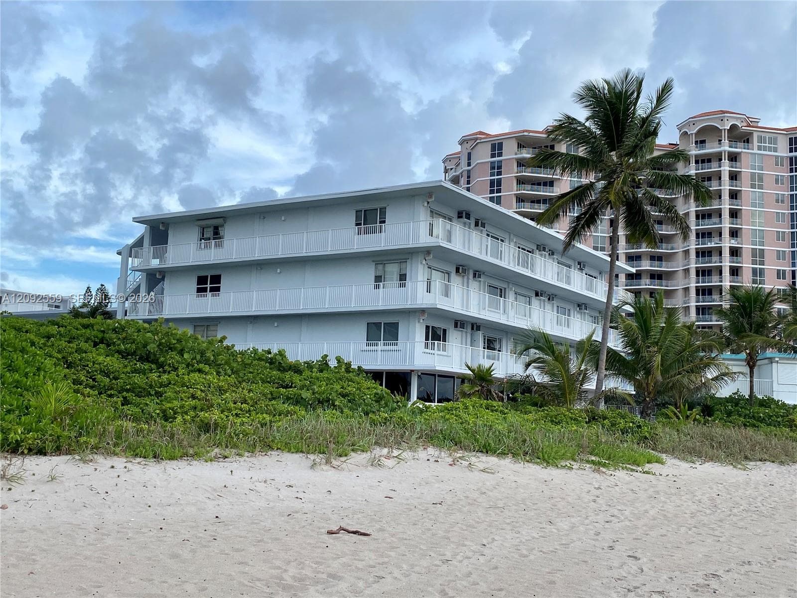 1480 S Ocean Blvd # 105, Lauderdale By The Sea FL 33062 - Lauderdale By The Sea, FL - Photo 1
