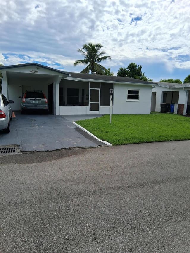 4250 NW 49TH Terrace, Lauderdale Lakes FL 33319 - Lauderdale Lakes, FL - Photo 2
