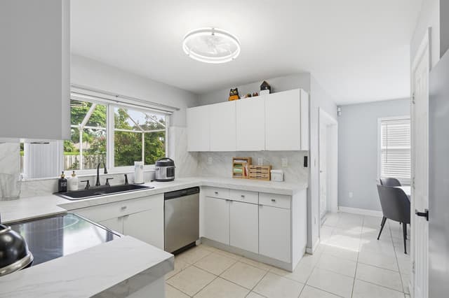 19257 NW 14th Street, Pembroke Pines FL 33029 - Pembroke Pines, FL - Photo 7