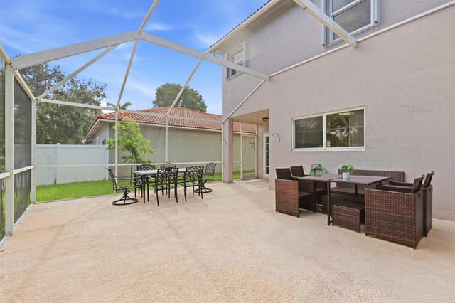 19257 NW 14th Street, Pembroke Pines FL 33029 - Pembroke Pines, FL - Photo 5