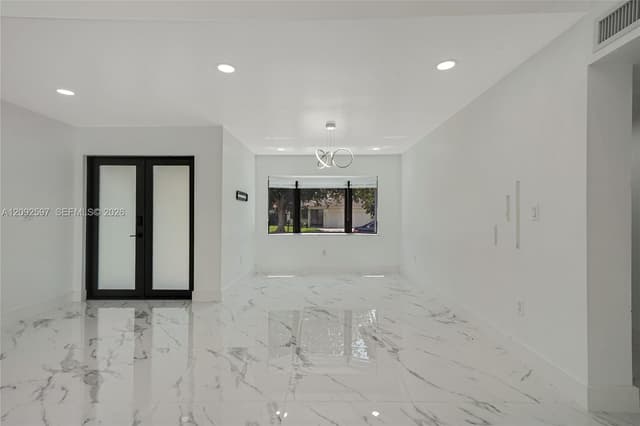 8745 NW 150th Ter, Miami Lakes FL 33018 - Miami Lakes, FL - Photo 3