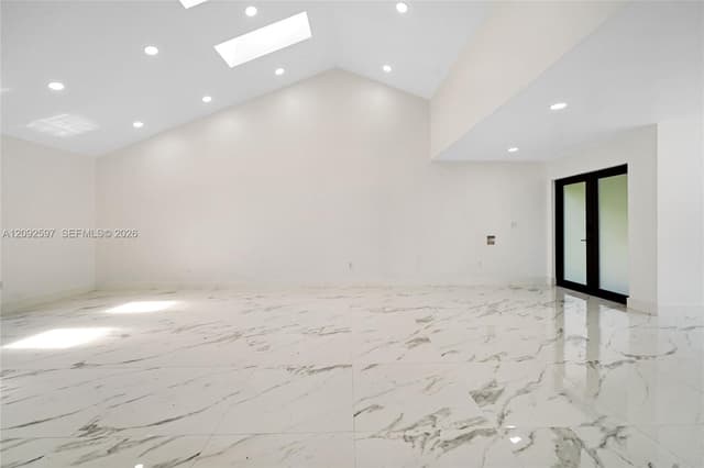 8745 NW 150th Ter, Miami Lakes FL 33018 - Miami Lakes, FL - Photo 5