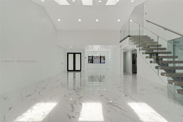 8745 NW 150th Ter, Miami Lakes FL 33018 - Miami Lakes, FL - Photo 4