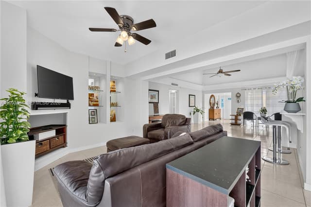 5405 Bayberry Ln, Tamarac FL 33319 - Tamarac, FL - Photo 6