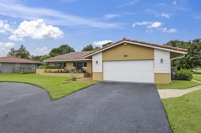 992 NW 83RD Drive, Coral Springs FL 33071 - Coral Springs, FL - Photo 6