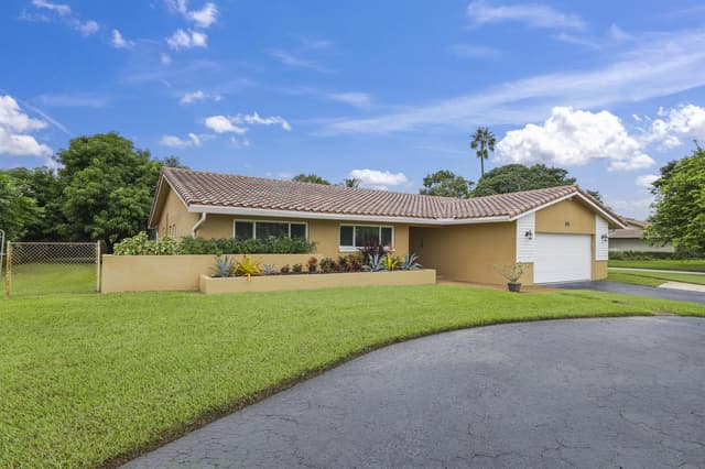 992 NW 83RD Drive, Coral Springs FL 33071 - Coral Springs, FL - Photo 5