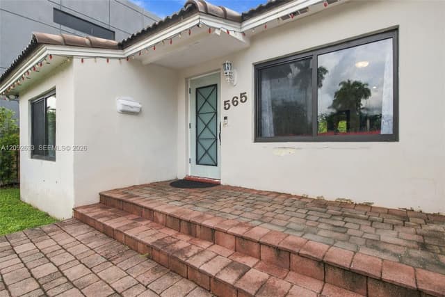 565 East Dr, Miami Springs FL 33166 - Miami Springs, FL - Photo 3