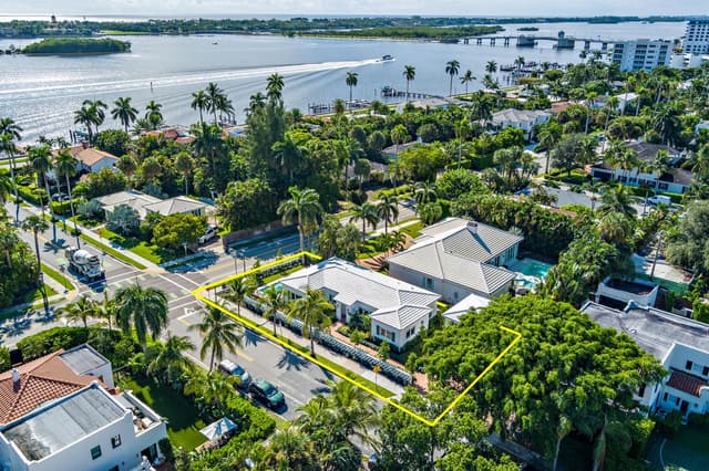 110 Greenwood Drive, West Palm Beach FL 33405 - West Palm Beach, FL - Photo 3