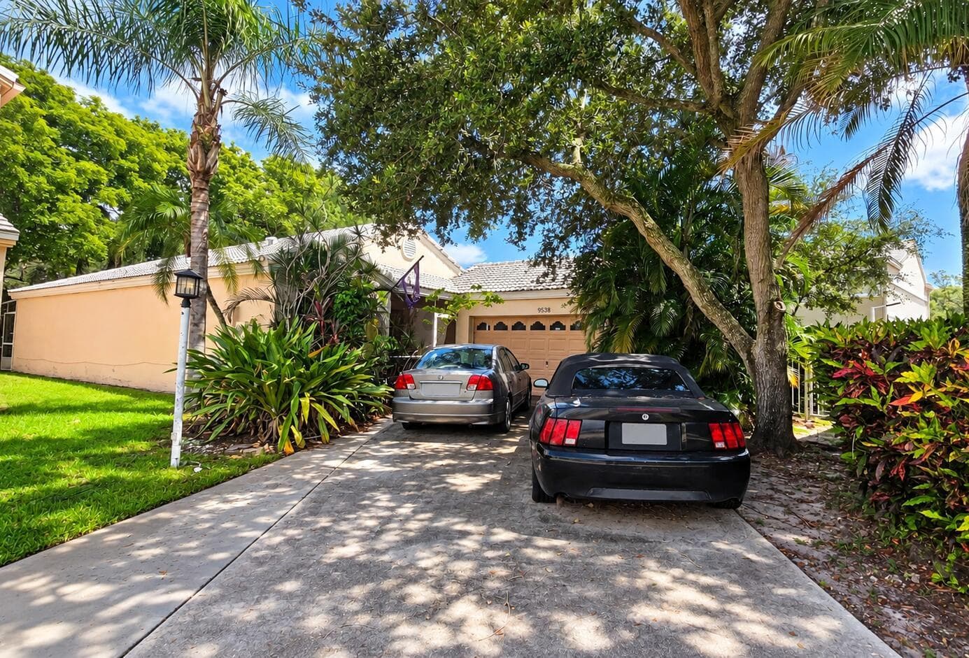 9538 NW 8th Circle, Plantation FL 33324 - Plantation, FL - Photo 1