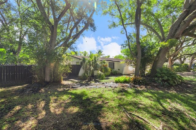 15545 SW 78th Pl, Palmetto Bay FL 33157 - Palmetto Bay, FL - Photo 2