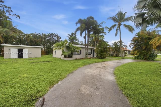 49 W Mango Rd, Lake Worth FL 33467 - Lake Worth, FL - Photo 3