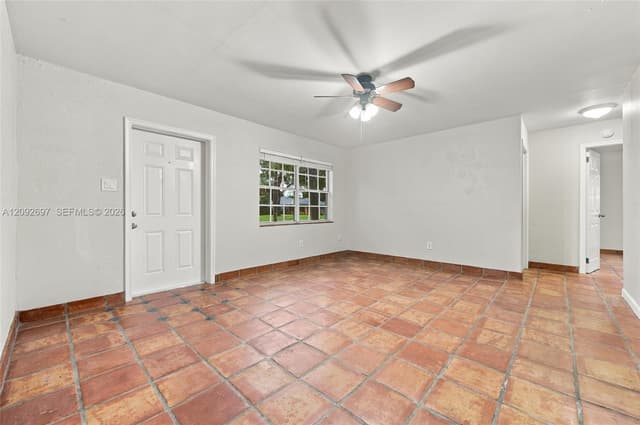 49 W Mango Rd, Lake Worth FL 33467 - Lake Worth, FL - Photo 5