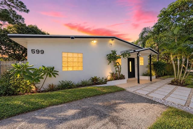 599 NE 35th St, Oakland Park FL 33334 - Oakland Park, FL - Photo 2