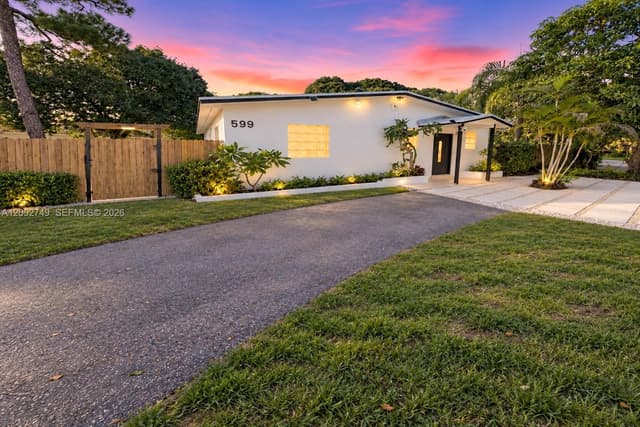 599 NE 35th St, Oakland Park FL 33334 - Oakland Park, FL - Photo 3