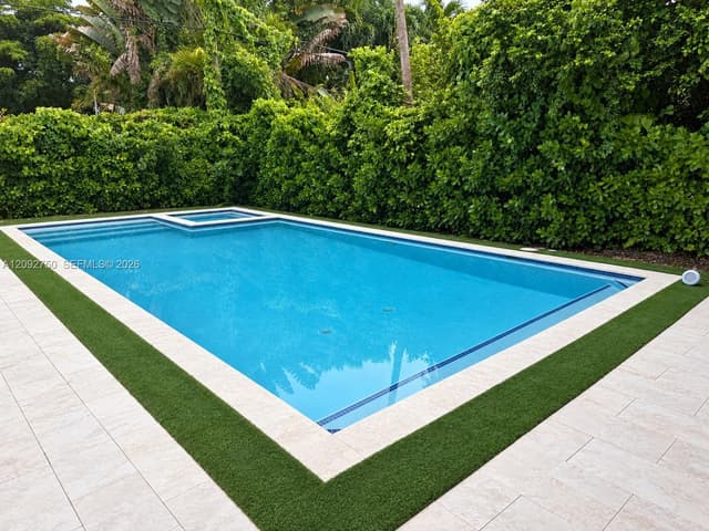 421 Luenga Ave, Coral Gables FL 33146 - Coral Gables, FL - Photo 3