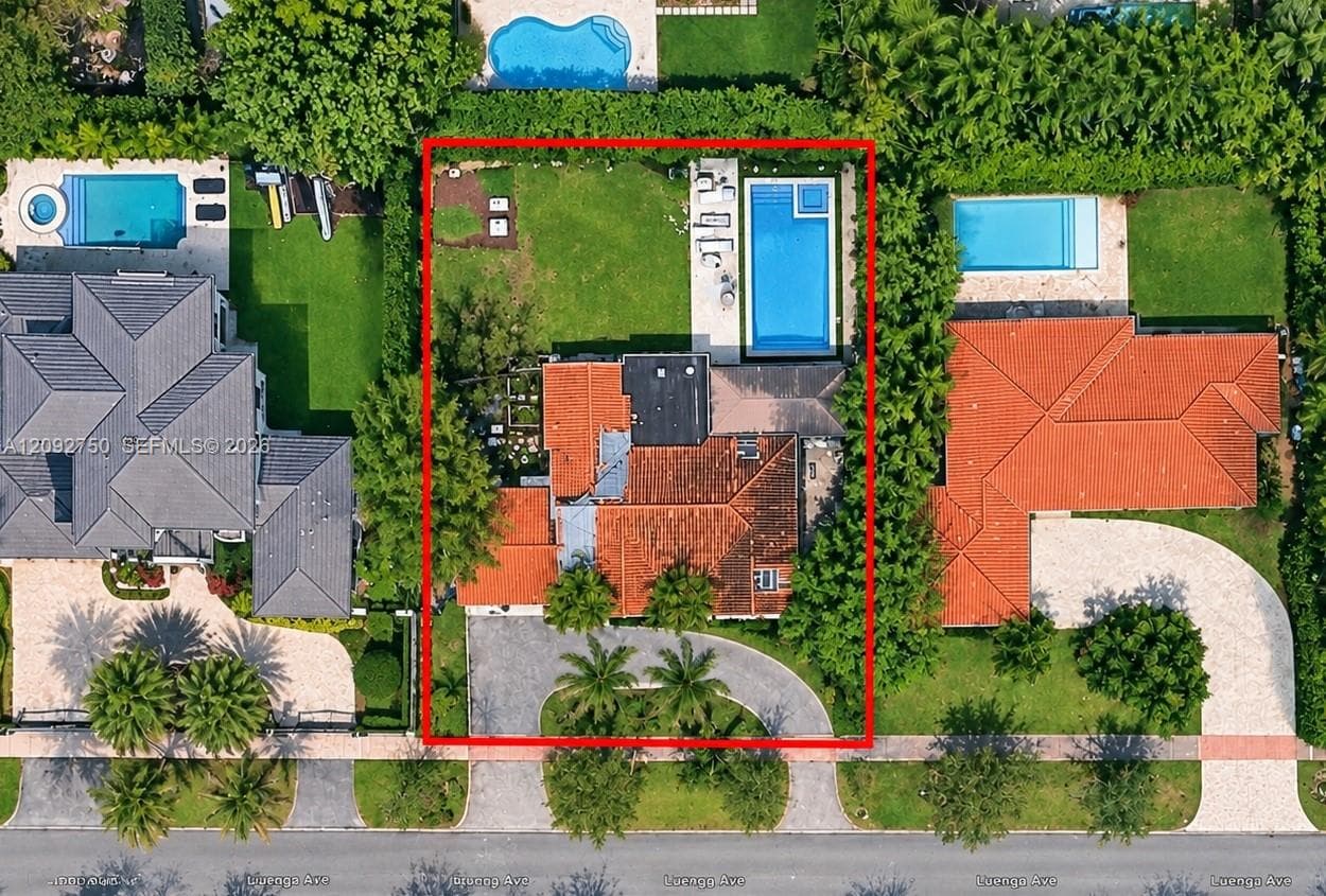 421 Luenga Ave, Coral Gables FL 33146 - Coral Gables, FL - Photo 1