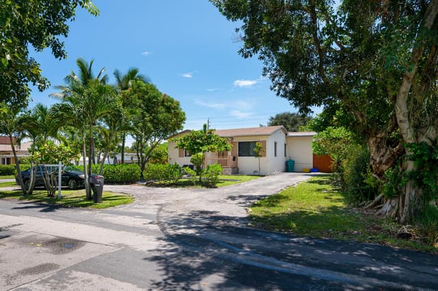 146 SE 5TH Avenue, Boynton Beach FL 33435 - Boynton Beach, FL - Photo 2