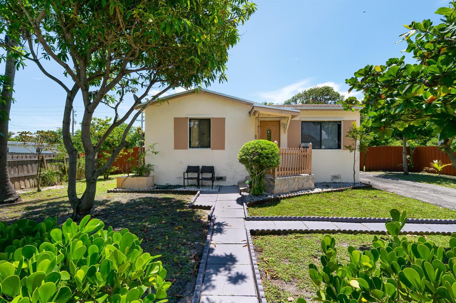 146 SE 5TH Avenue, Boynton Beach FL 33435 - Boynton Beach, FL - Photo 1