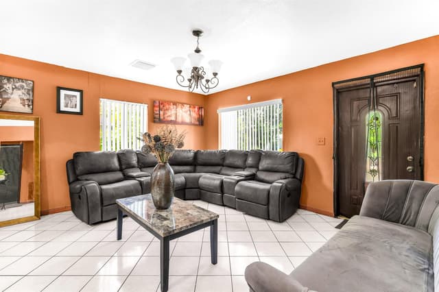 146 SE 5TH Avenue, Boynton Beach FL 33435 - Boynton Beach, FL - Photo 4