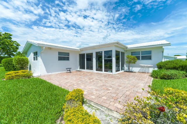 118 SW 15TH Court, Boynton Beach FL 33426 - Boynton Beach, FL - Photo 2