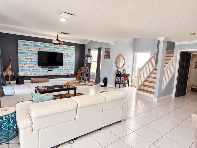4244 Pine Hollow Cir, Green Acres FL 33463 - Green Acres, FL - Photo 5