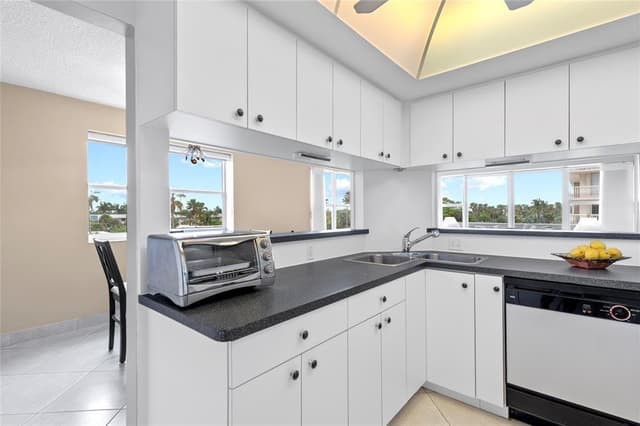 4010 Galt Ocean Drive # 312, Fort Lauderdale FL 33308 - Fort Lauderdale, FL - Photo 3