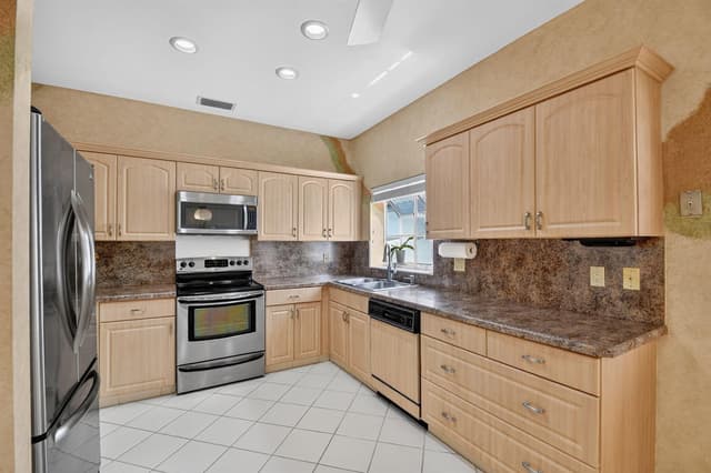 11691 Briarwood Circle # 4, Boynton Beach FL 33437 - Boynton Beach, FL - Photo 7