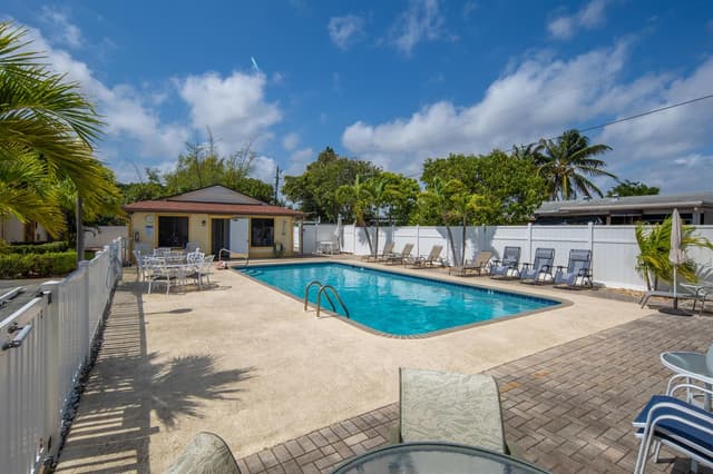 815 ANDREW REDDING Road # 302, Lantana FL 33462 - Lantana, FL - Photo 2