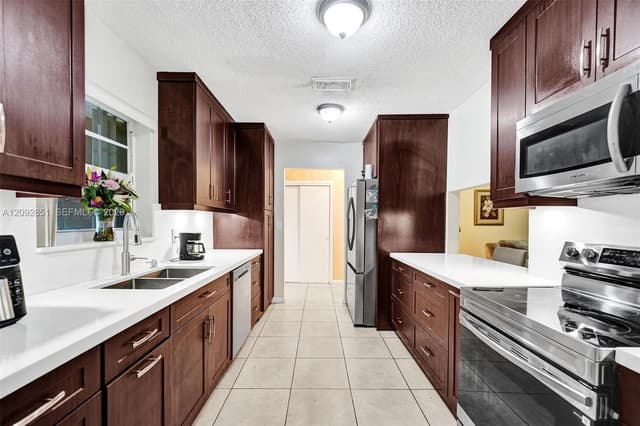 4620 SW 43rd Ter, Dania Beach FL 33314 - Dania Beach, FL - Photo 4