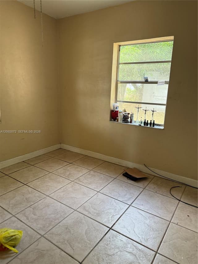 3692 W 2nd Ave, Hialeah FL 33012 - Hialeah, FL - Photo 2