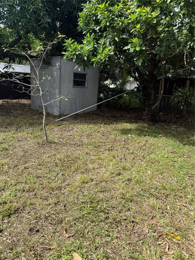 3692 W 2nd Ave, Hialeah FL 33012 - Hialeah, FL - Photo 3