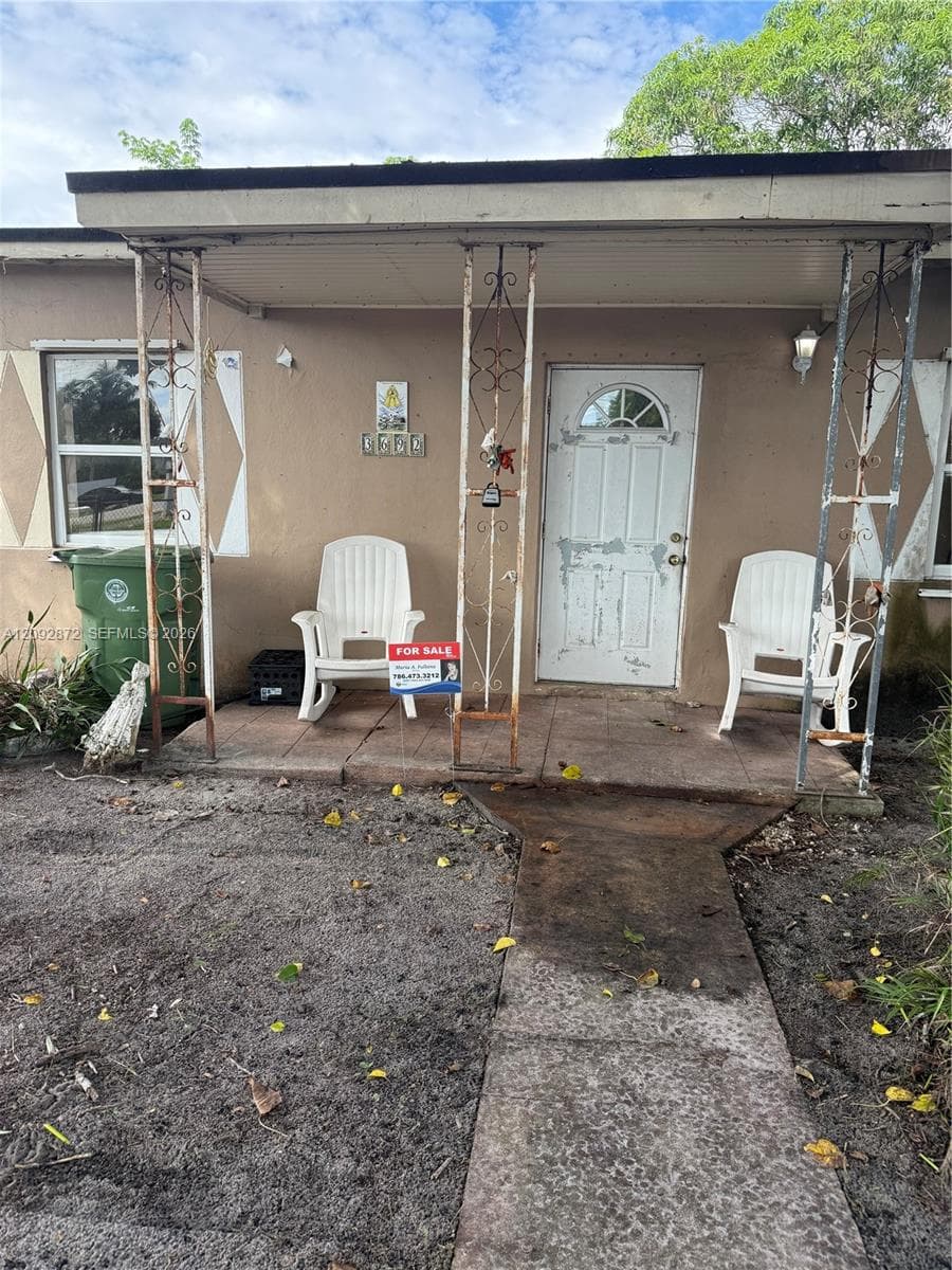 3692 W 2nd Ave, Hialeah FL 33012 - Hialeah, FL - Photo 1