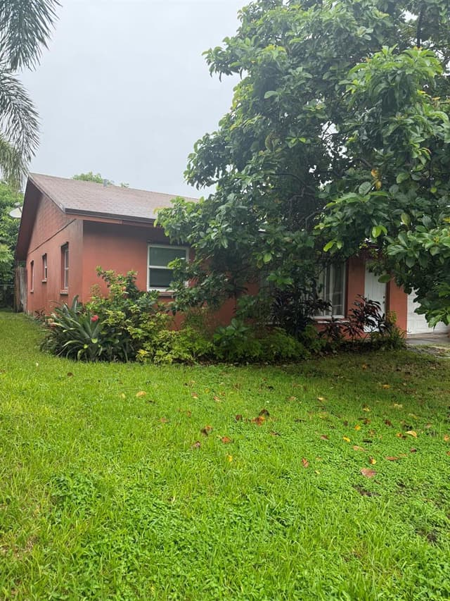 433 SW 10TH Avenue, Boynton Beach FL 33435 - Boynton Beach, FL - Photo 2