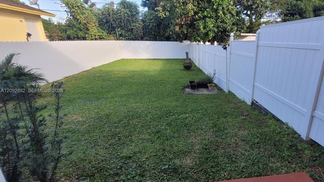 5829 Grant St, Hollywood FL 33021 - Hollywood, FL - Photo 2