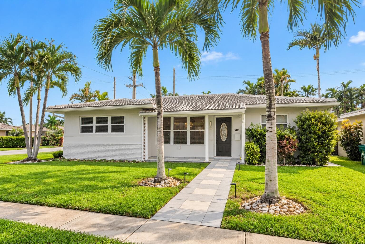 301 SE 3RD Terrace, Dania Beach FL 33004 - Dania Beach, FL - Photo 1
