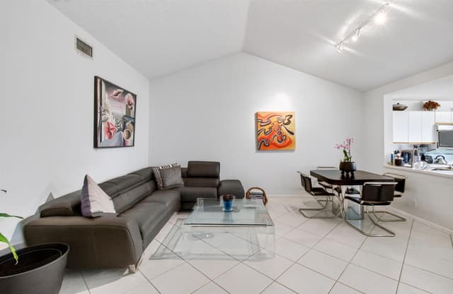 6737 Via Regina, Boca Raton FL 33433 - Boca Raton, FL - Photo 3