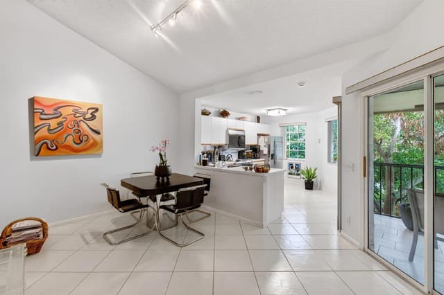6737 Via Regina, Boca Raton FL 33433 - Boca Raton, FL - Photo 4
