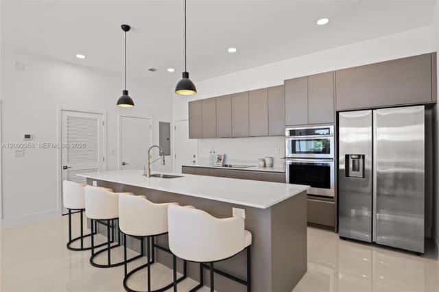 1805 NE 13, Fort Lauderdale FL 33304 - Fort Lauderdale, FL - Photo 4