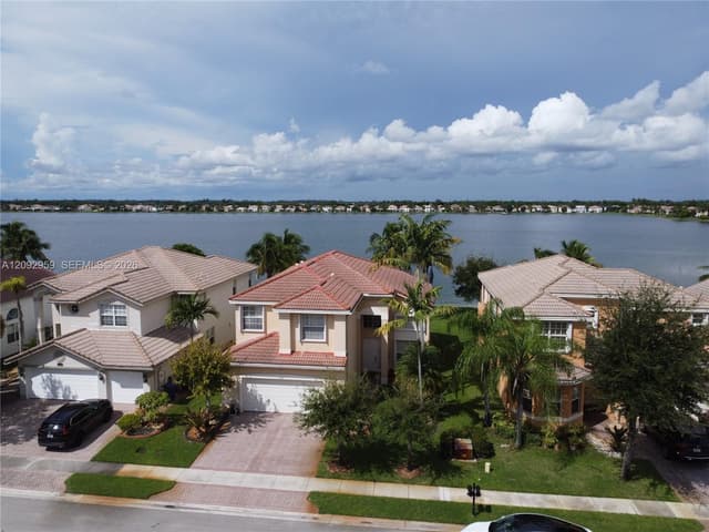 4276 SW 179th Way, Miramar FL 33029 - Miramar, FL - Photo 2