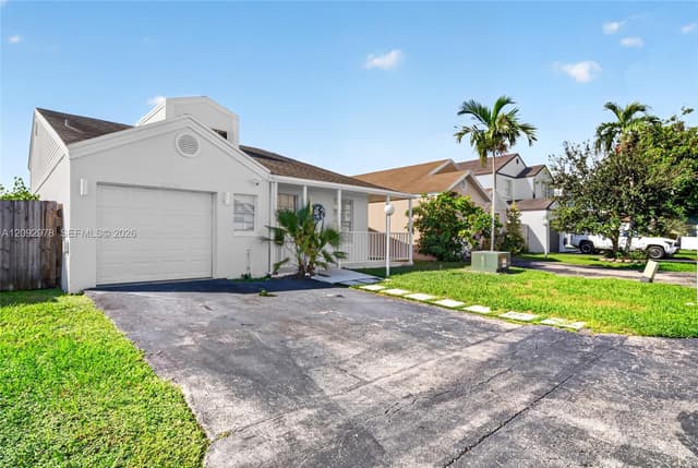 10024 SW 222nd St, Cutler Bay FL 33190 - Cutler Bay, FL - Photo 2