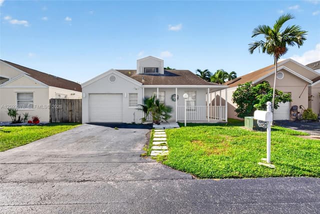 10024 SW 222nd St, Cutler Bay FL 33190 - Cutler Bay, FL - Photo 4