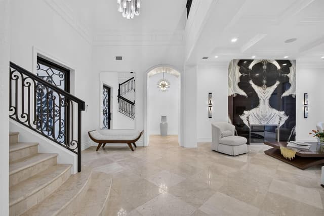 213 Vía Palacio, Palm Beach Gardens FL 33418 - Palm Beach Gardens, FL - Photo 4