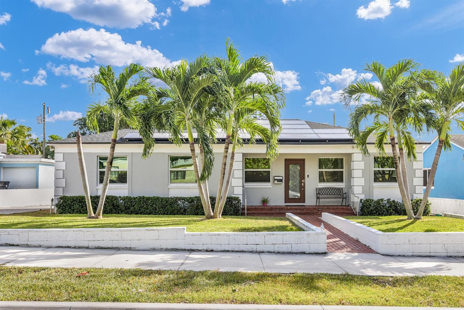 916 31ST Street, West Palm Beach FL 33407 - West Palm Beach, FL - Photo 1