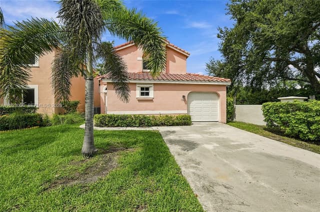 1301 SE 5th Ct, Dania Beach FL 33004 - Dania Beach, FL - Photo 2